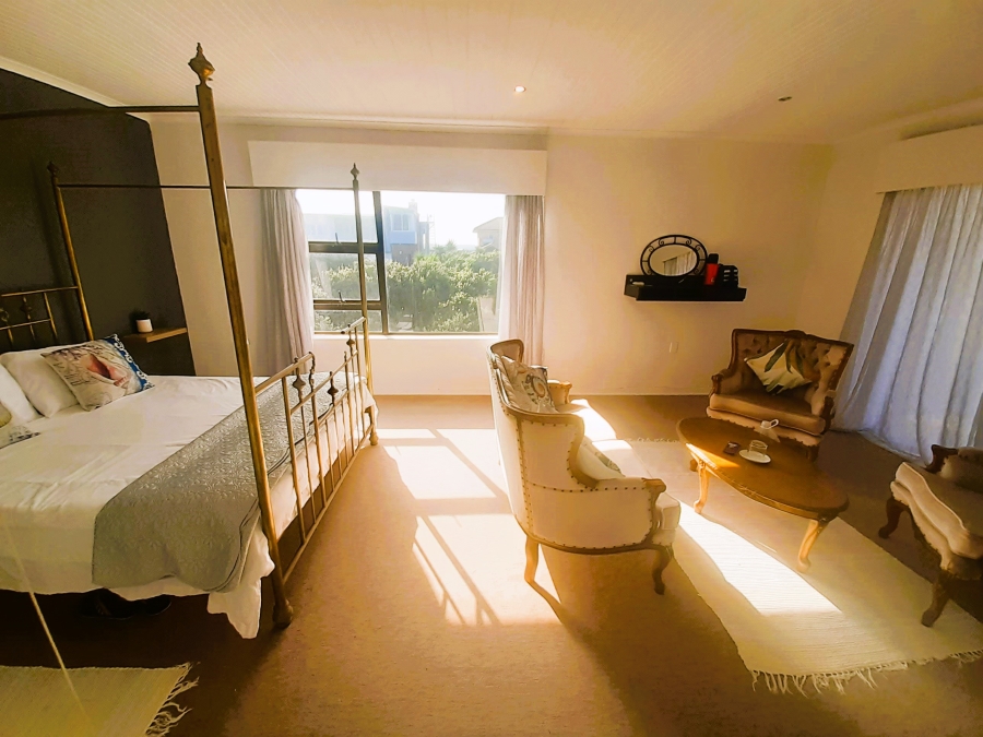 5 Bedroom Property for Sale in Paradise Beach Eastern Cape